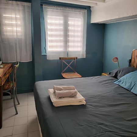 2 Pieces Avignon Intramuros Place Pie Εξωτερικό φωτογραφία