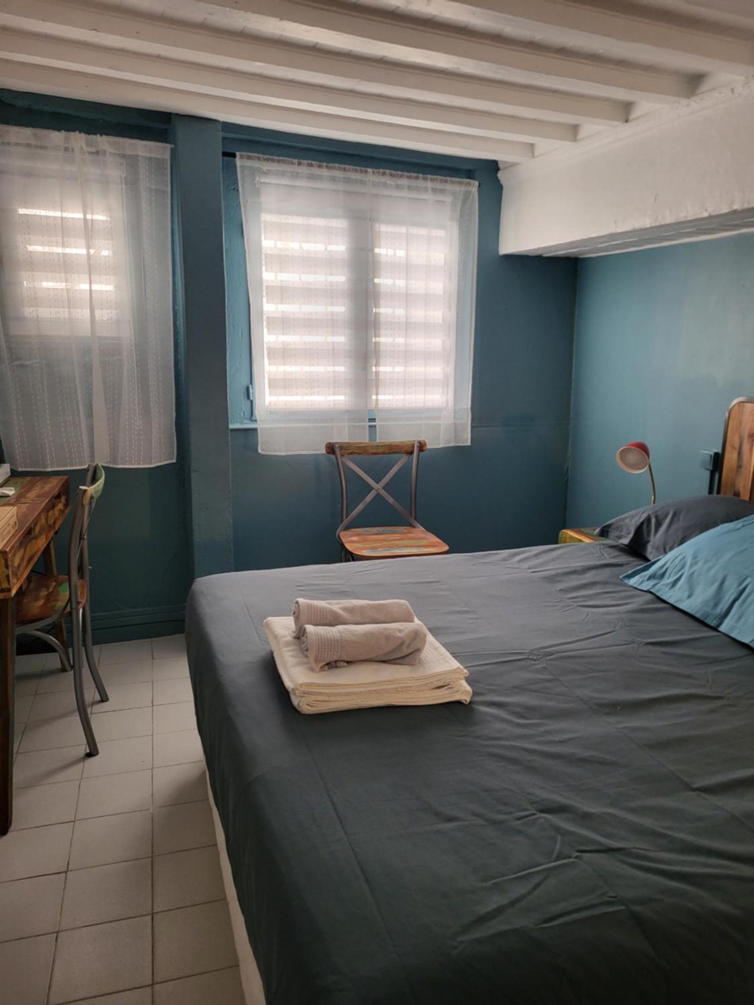 2 Pieces Avignon Intramuros Place Pie Εξωτερικό φωτογραφία