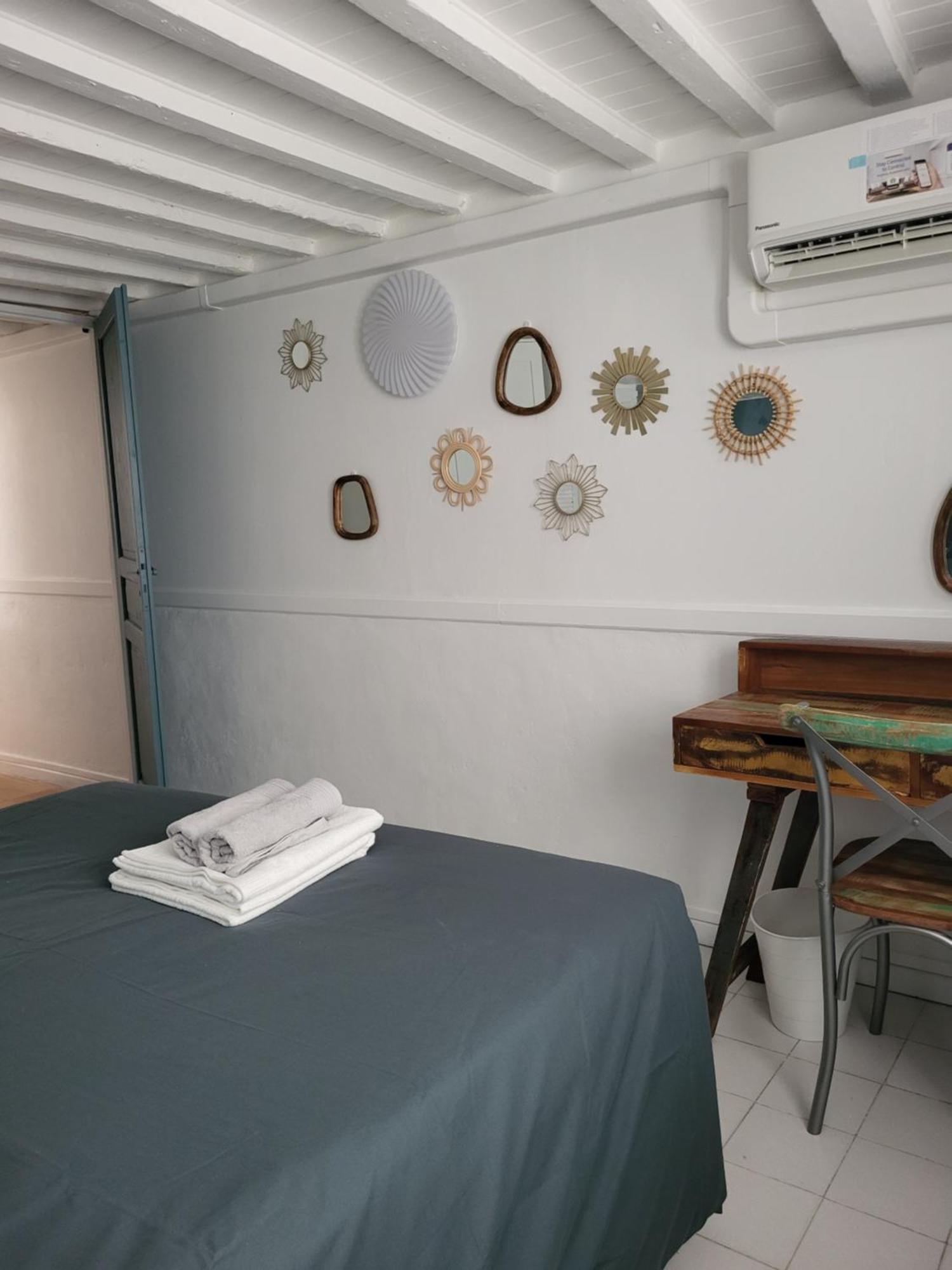 2 Pieces Avignon Intramuros Place Pie Εξωτερικό φωτογραφία